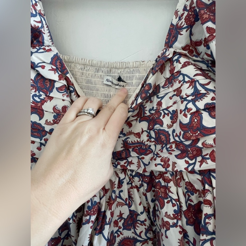 Floral Abercrombie poof sleeve dress - Picture 3 of 3